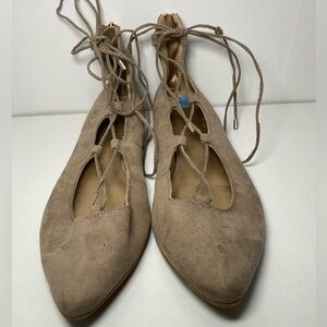 BCBGeneration Tan Faux Suede Lace-Up Flat Shoes Women's Size 7.5 EUC